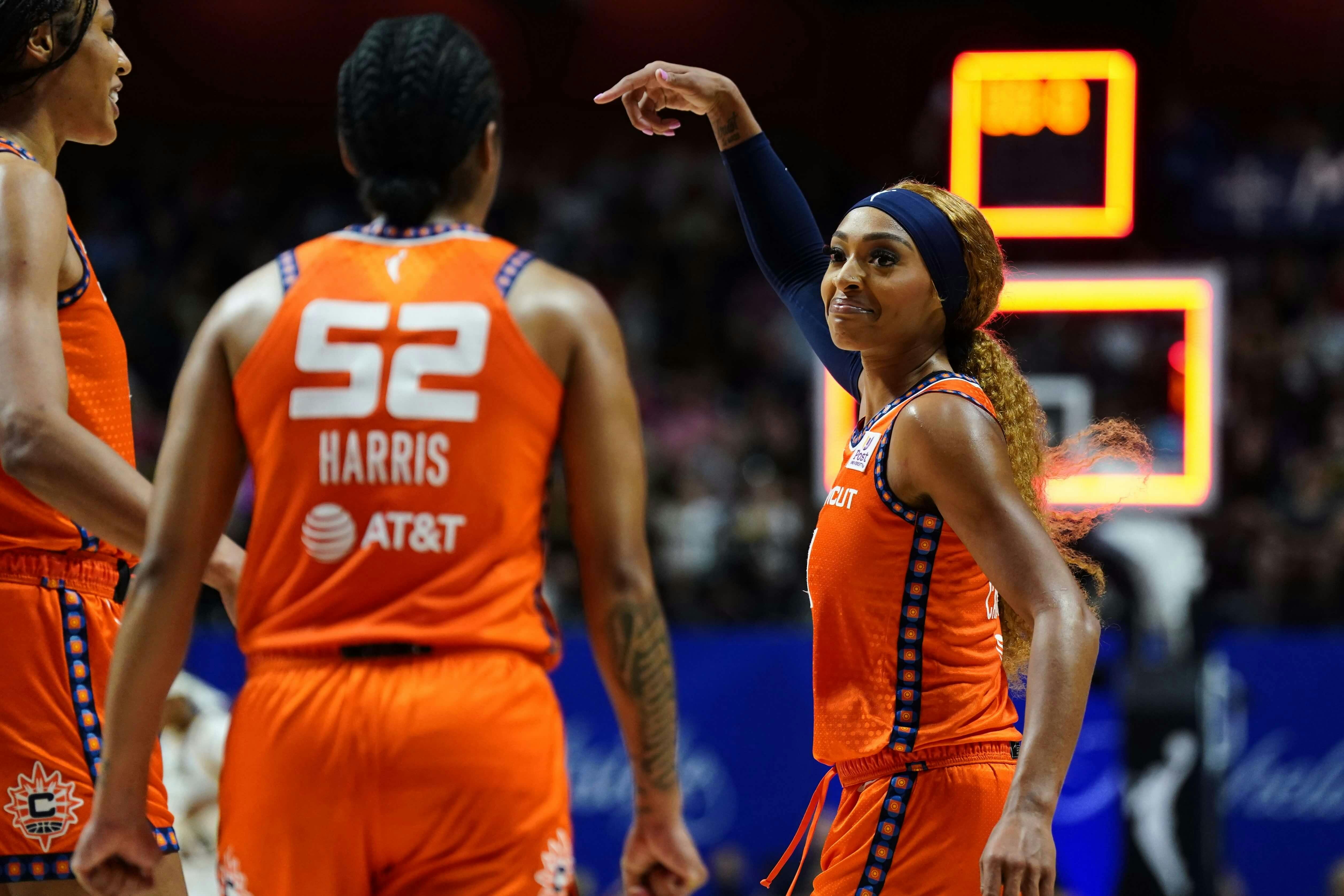 Sun vs Sky Predictions, Picks, Odds for Tonight’s WNBA Game 