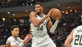 How To Bet - Warriors vs Bucks Prediction, Picks & Best Bets for Tonight’s NBA Game
