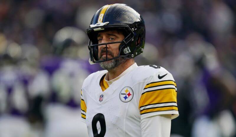 Dolphins vs Steelers Predictions - Early Picks & Odds for Monday Night Football Week 15