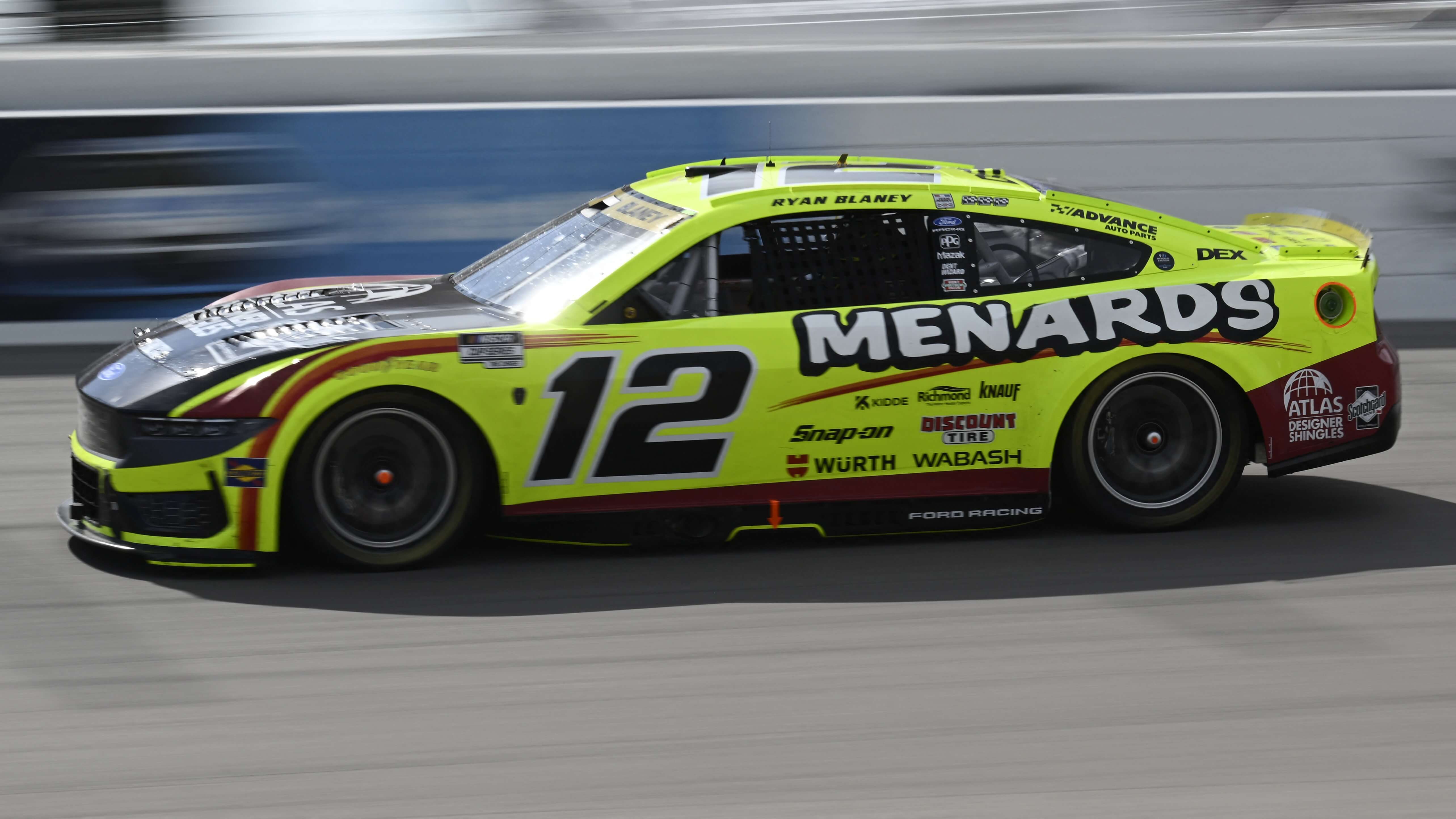 How To Bet - NASCAR Bass Pro Shops Night Race Predictions, Odds & Picks: Bristol Motor Speedway