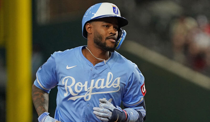 Royals vs Padres Picks, Prediction & Odds for Tonight’s MLB Game 