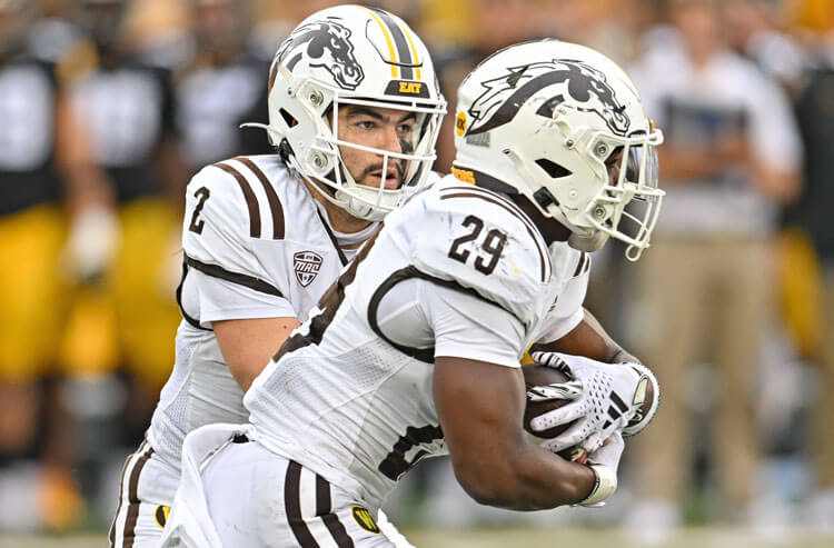 Central Michigan vs Western Michigan Predictions – NCAAF Week 11 Betting Odds, Spreads & Picks 2023