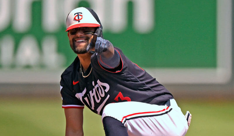 Phillies vs Twins Prediction, Picks & Odds for Tonight's Field of Dreams Game