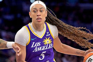 Storm vs Sparks Predictions, Picks & Odds for Tonight’s WNBA Game