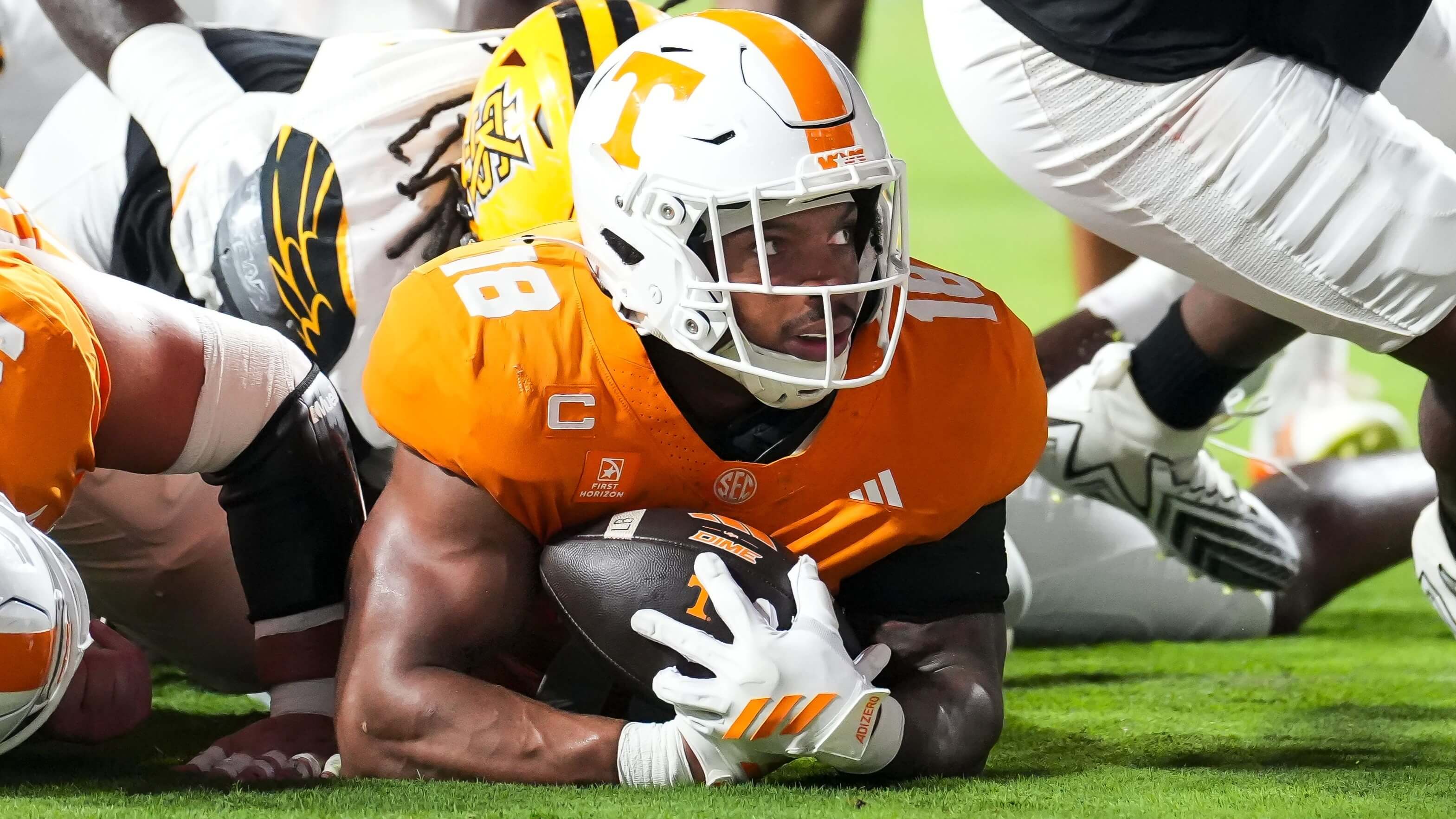 How To Bet - Texas vs Tennessee Prediction, Picks & Early Odds: College Football Week 4