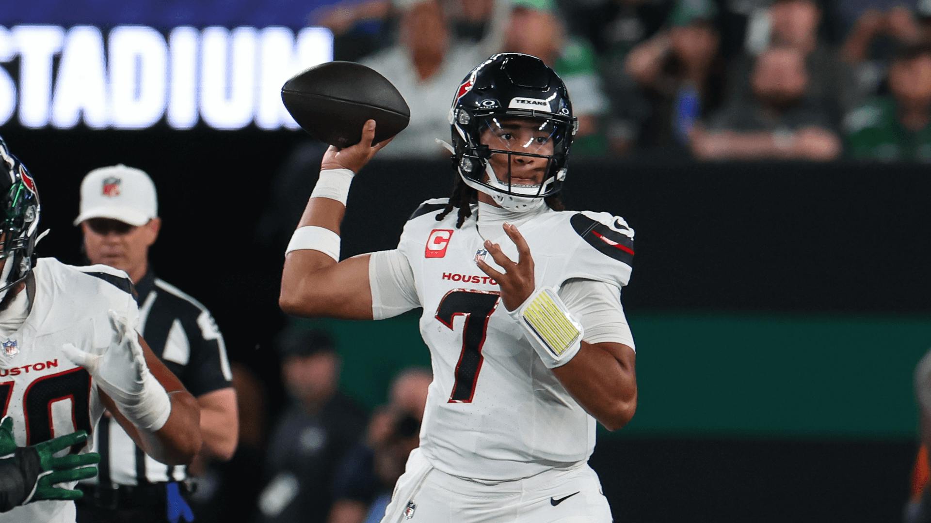 Houston Texans quarterback C.J. Stroud (7) throws a pass against the New York Jets.