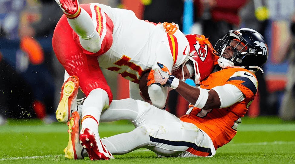Broncos vs Chiefs Prediction, Picks & Early Odds for Monday Night Football 