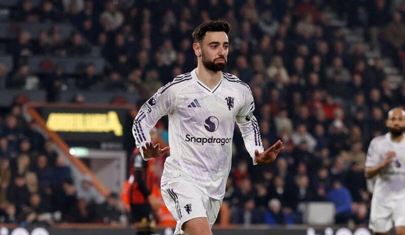 Manchester United vs Leeds Predictions, Picks & Odds for Today's Premier League Match