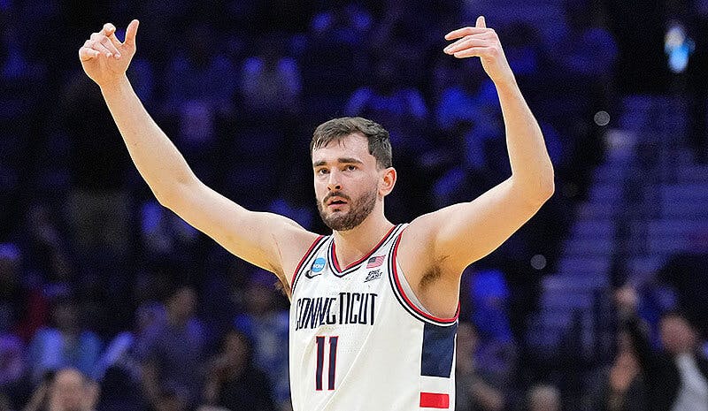 Duke vs UConn Prediction, Picks & Odds for Sunday's March Madness Game