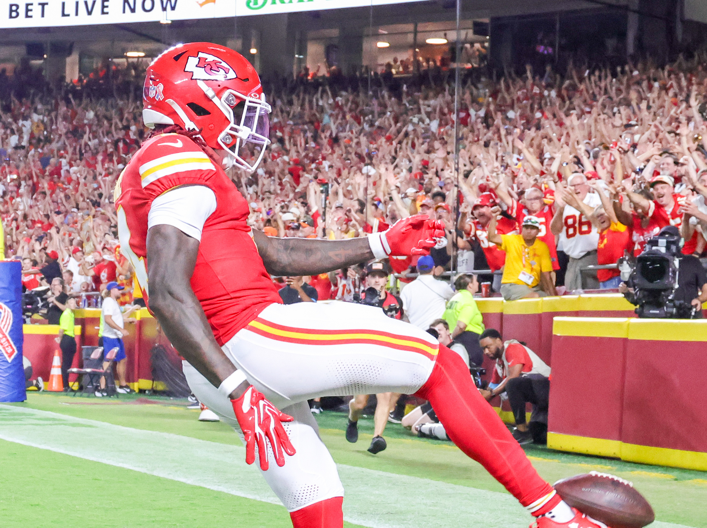 How To Bet - Sunday Night Football Long-Shot Picks & 95.0x Combo: Week 2 
