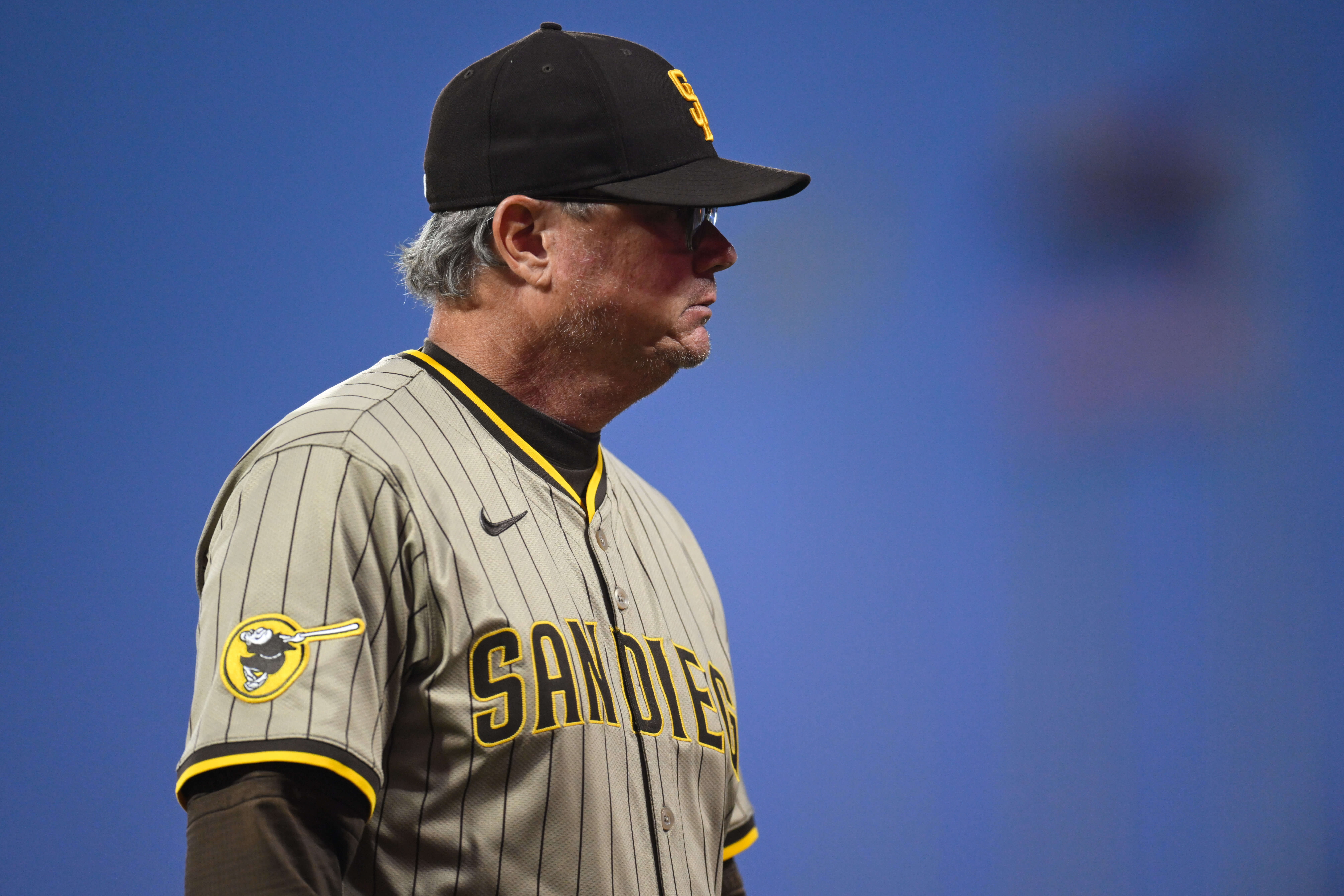 How To Bet - Death Threats from Sports Bettors Contributed in Part to Padres Manager's Retirement