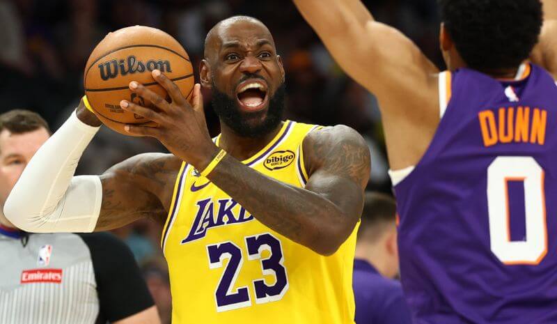 Los Angeles Lakers forward LeBron James NBA.