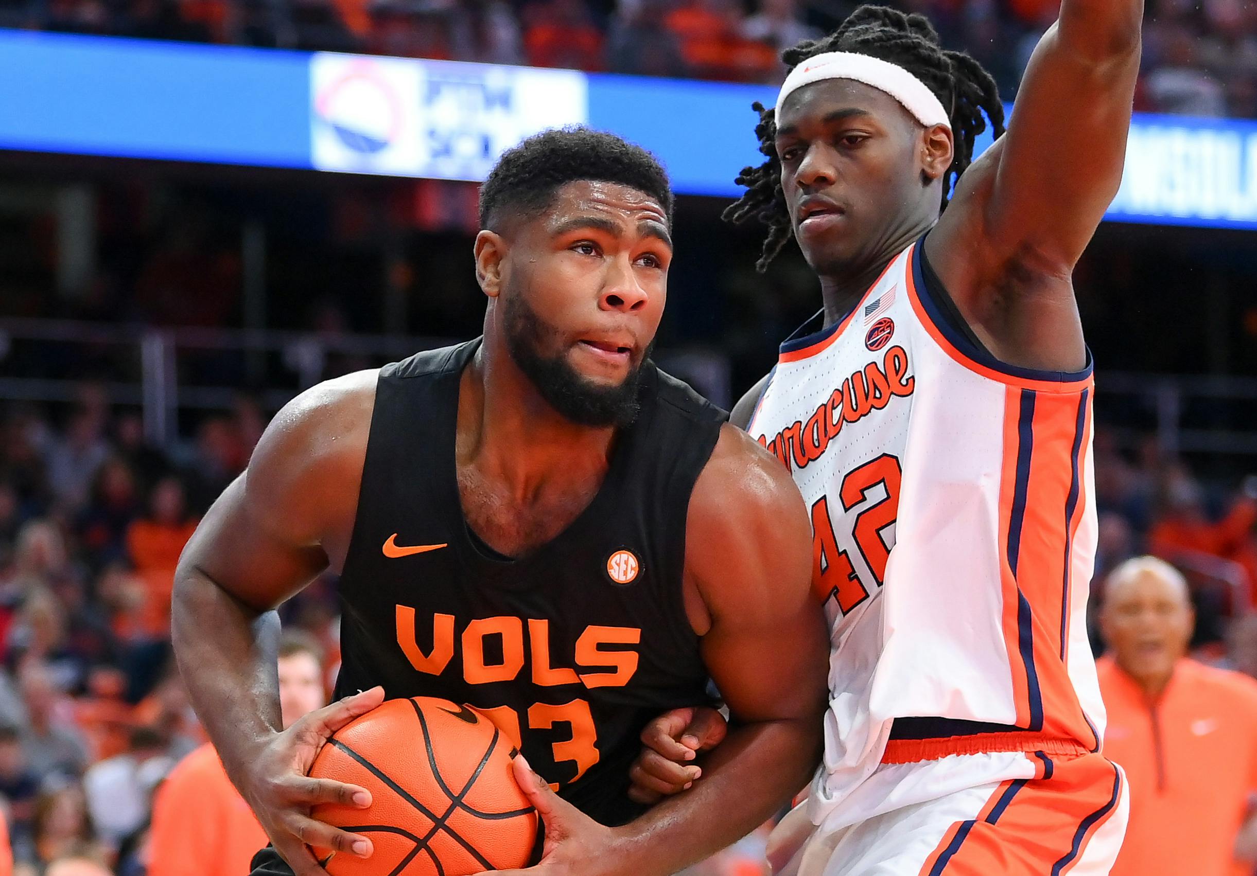 Alabama vs Tennessee Prediction, Picks & Odds for Tonight's College Basketball Game