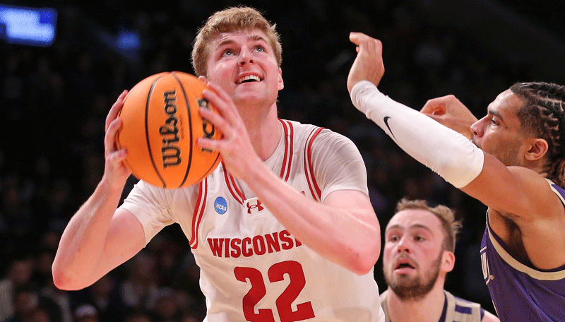 Arizona vs Wisconsin Prediction, Picks, and Odds for Tonight’s College Basketball Game