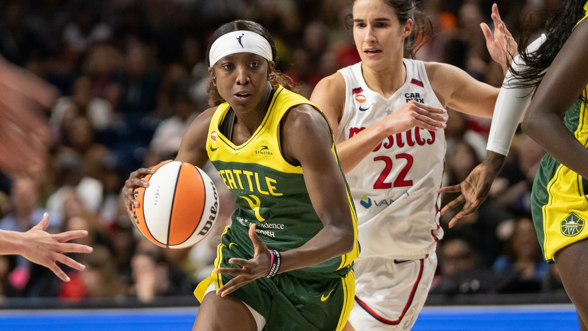 Seattle Storm WNBA Flau'jae Johnson 