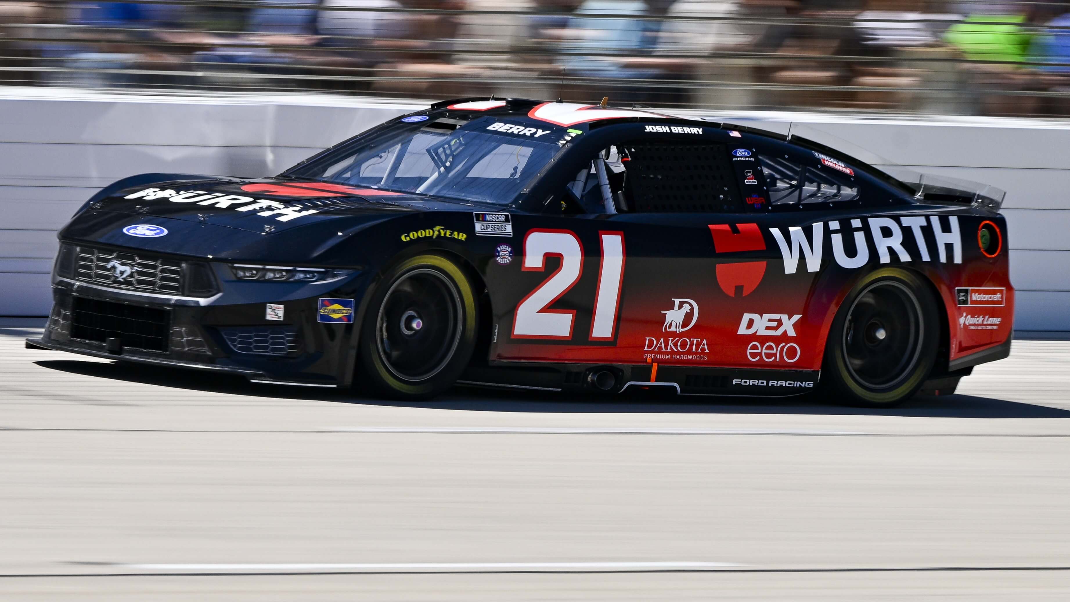 How To Bet - NASCAR Cook Out 400 Long Shot Predictions & Sleeper Picks: Iowa Speedway