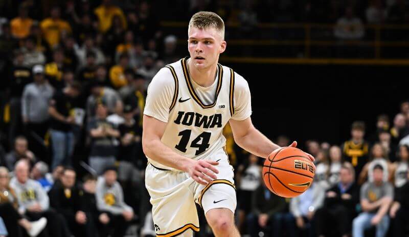 Iowa vs Clemson Prediction, Picks & Odds for Today's March Madness Game