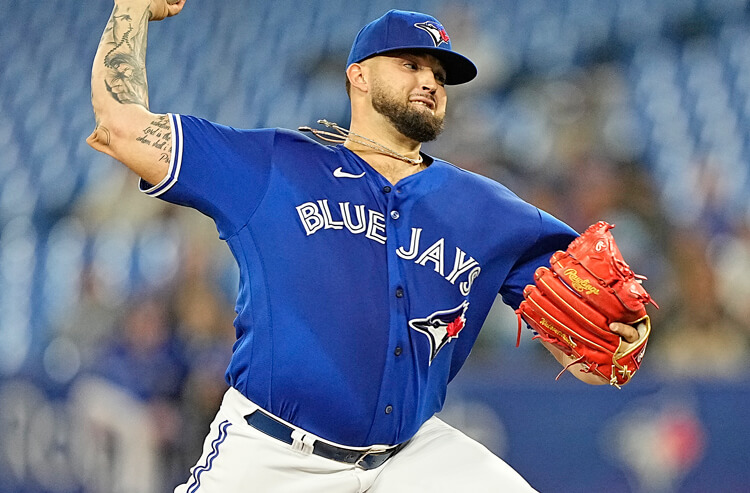 How To Bet - Blue Jays vs Rays Picks and Predictions: Toronto Steals Crucial Game in Tampa