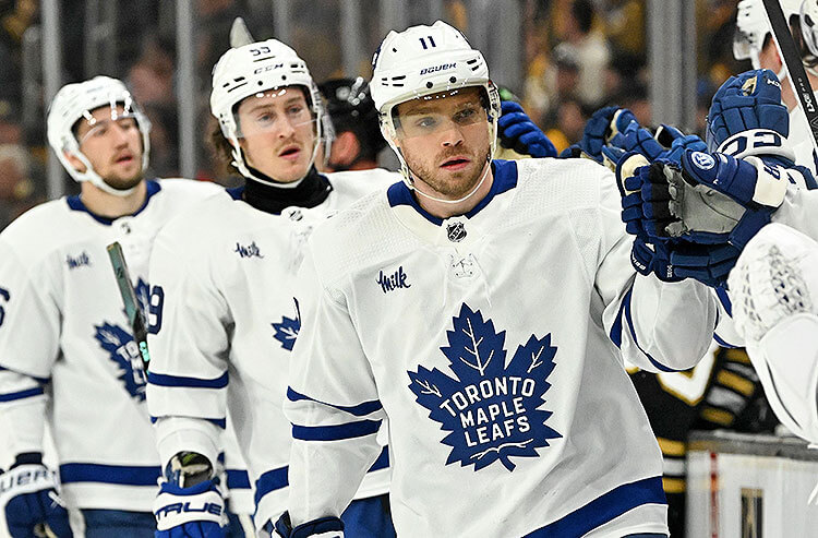 Bruins vs Maple Leafs Predictions, Picks, and Odds for Tonight’s NHL Playoff Game