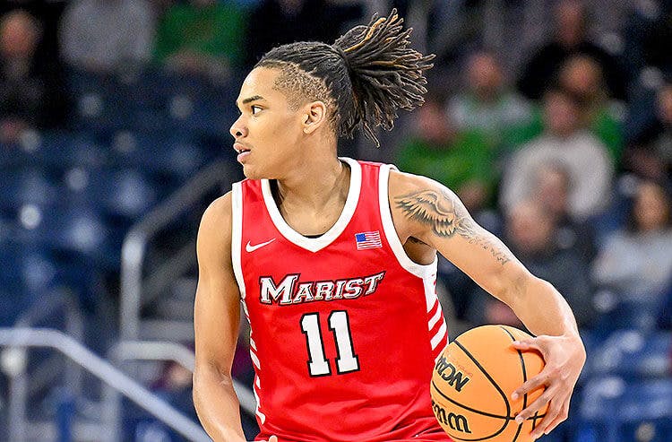 Marist Red Foxes star Jaden Daughtry in NCAAB action.