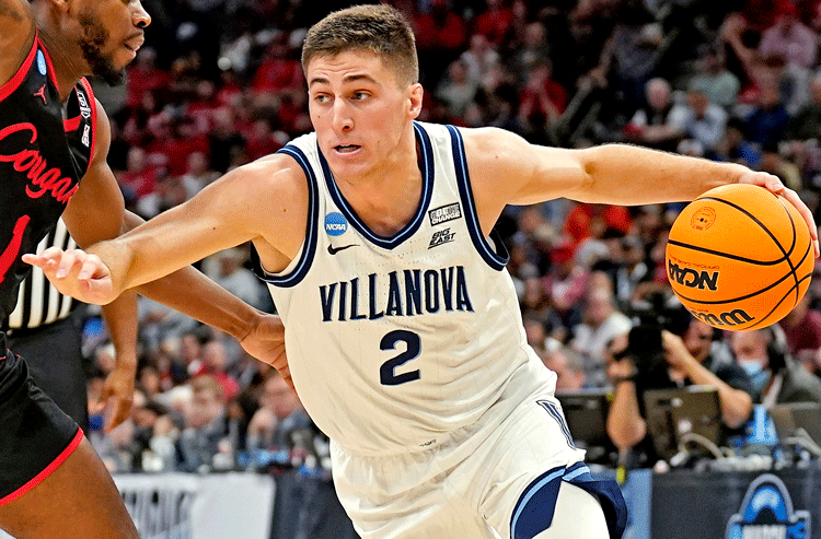 How To Bet - Villanova vs Kansas Final Four Player Props: Moore’s Absence Looms Large