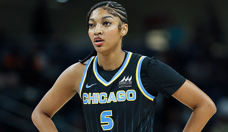 Sky vs Mercury Predictions, Picks & Odds for Tonight’s WNBA Game