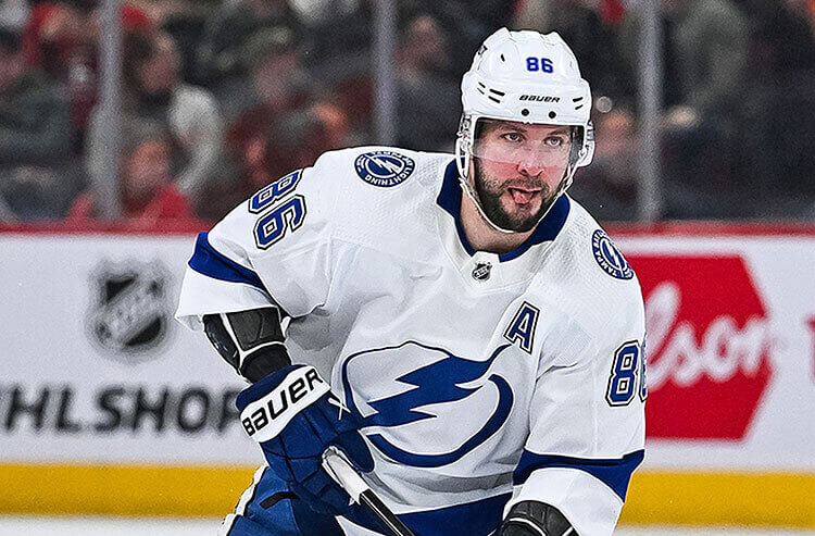 Lightning vs Panthers Predictions, Picks, and Odds for Tonight’s NHL Playoff Game