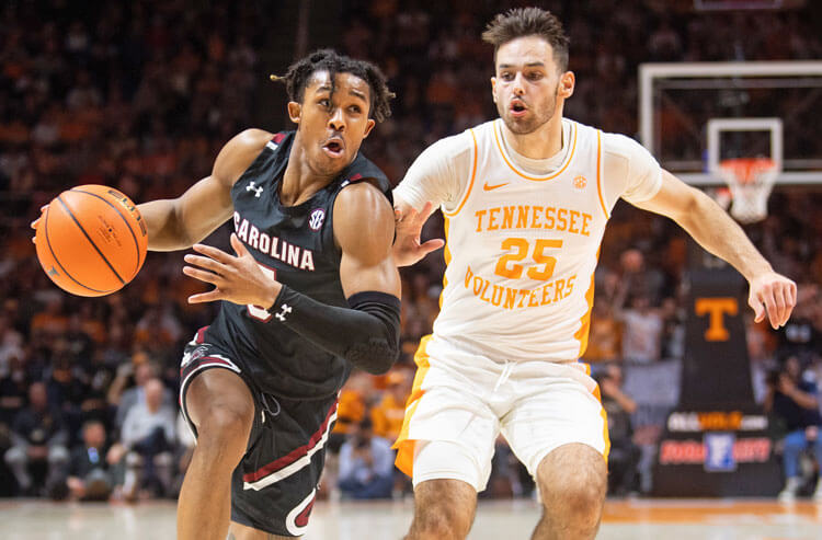 Arkansas vs Tennessee Odds, Picks, & Predictions Tonight