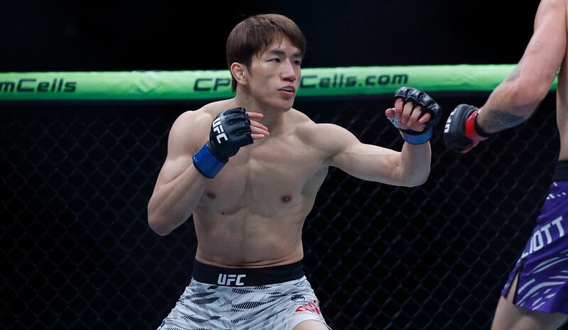 How To Bet - Aoriqileng vs Kai Asakura Predictions, Picks & Odds for UFC Fight Night in Shanghai