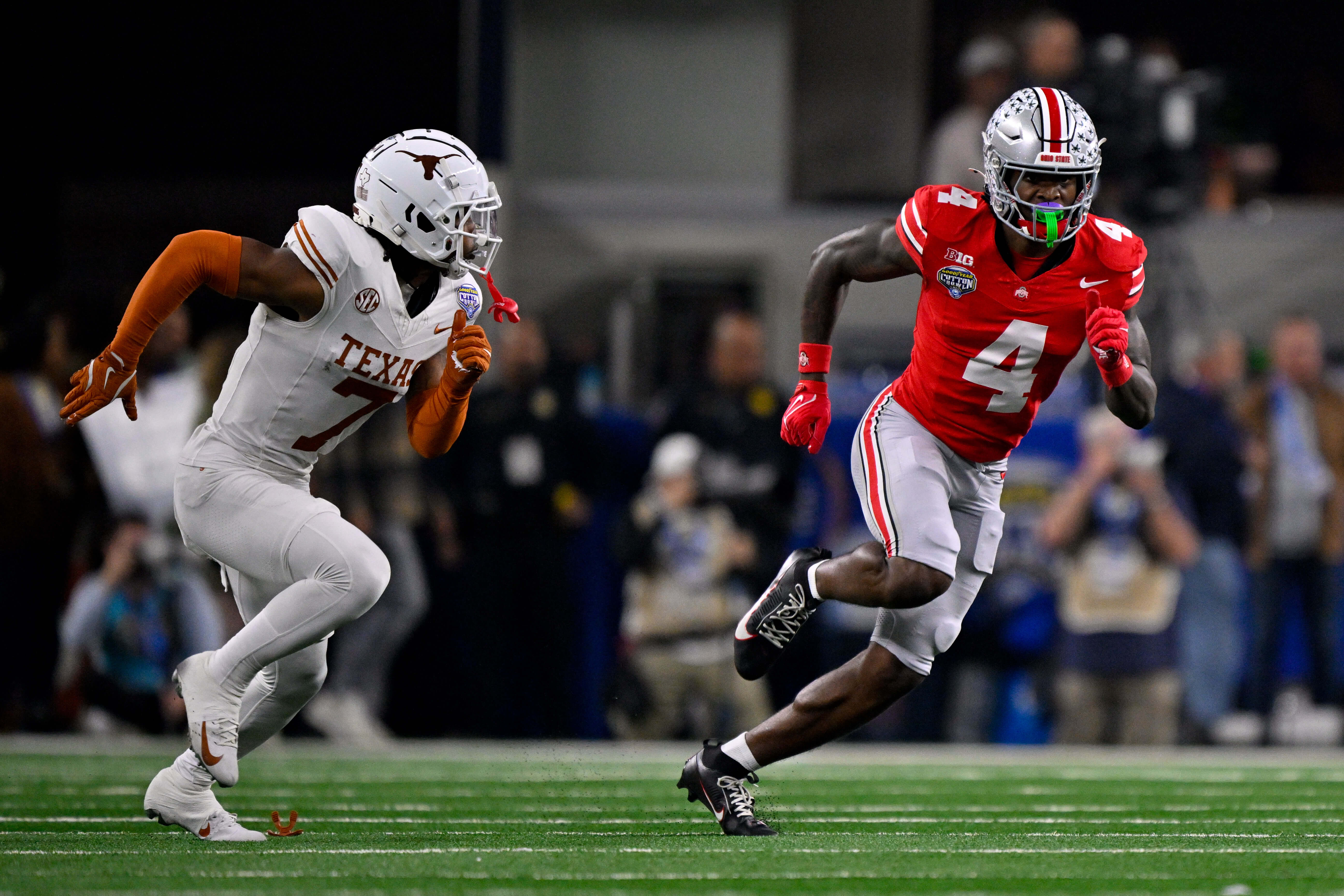 How To Bet - Bettors Taking Texas in Massive Week 1 College Football Showdown at Ohio State
