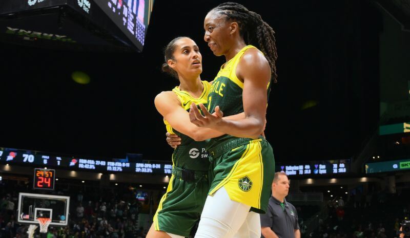 Wings vs Storm Predictions, Picks & Odds for Tonight’s WNBA Game