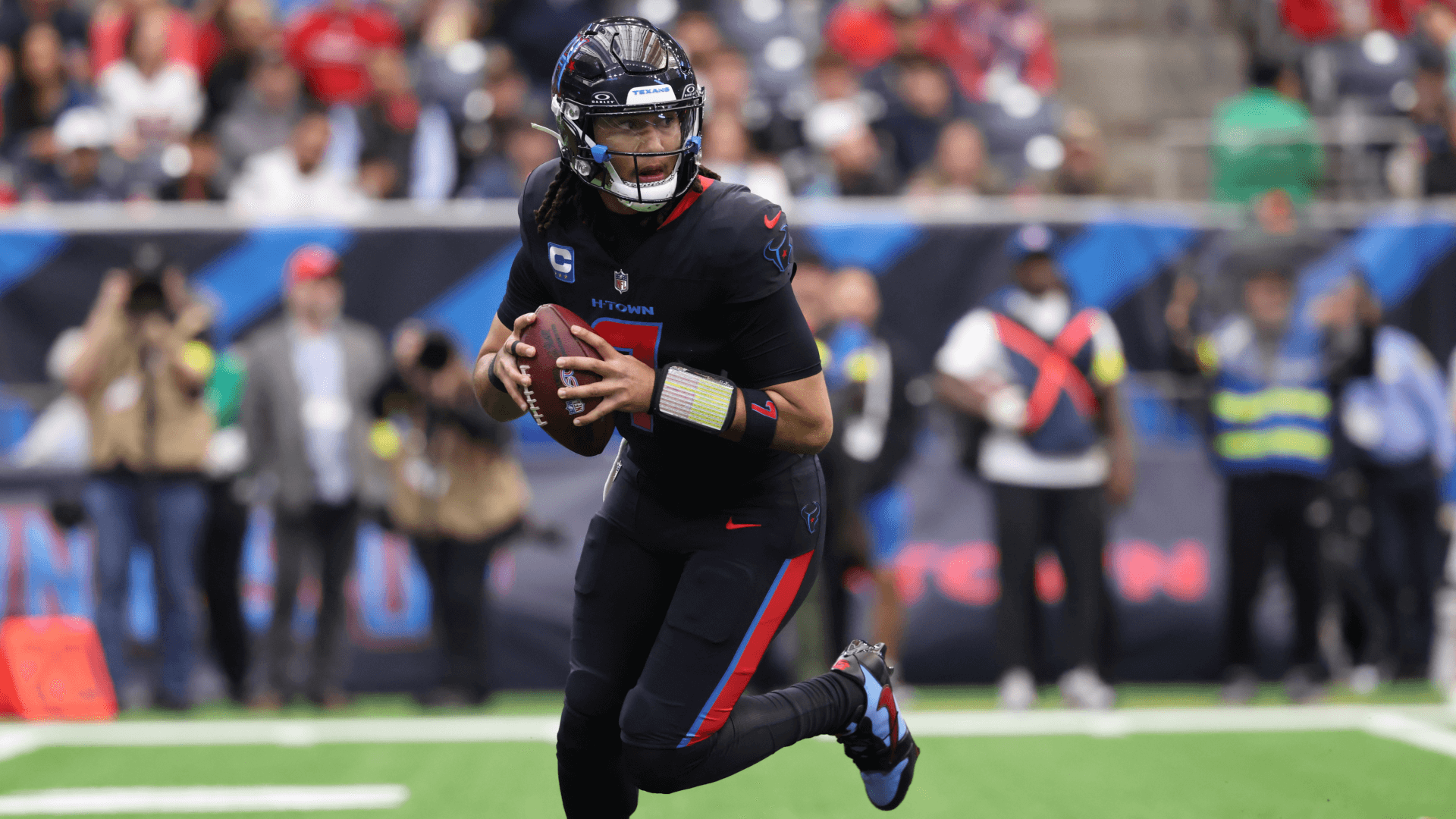 How To Bet - Texans vs Steelers Predictions, Picks & Best Bets for Today's Wild Card Game