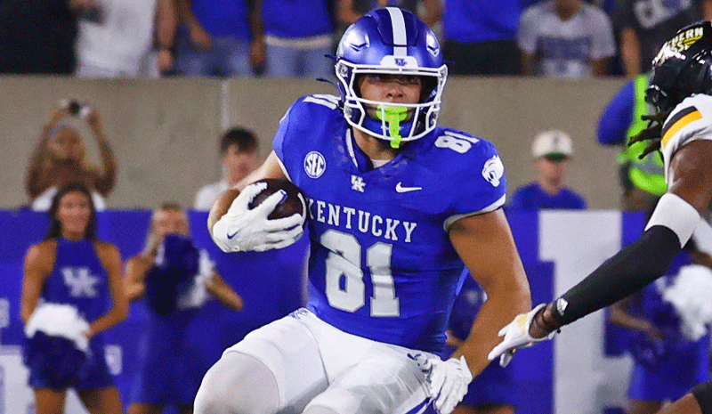 Kentucky vs Texas Predictions, Picks, Odds for College Football Week 13