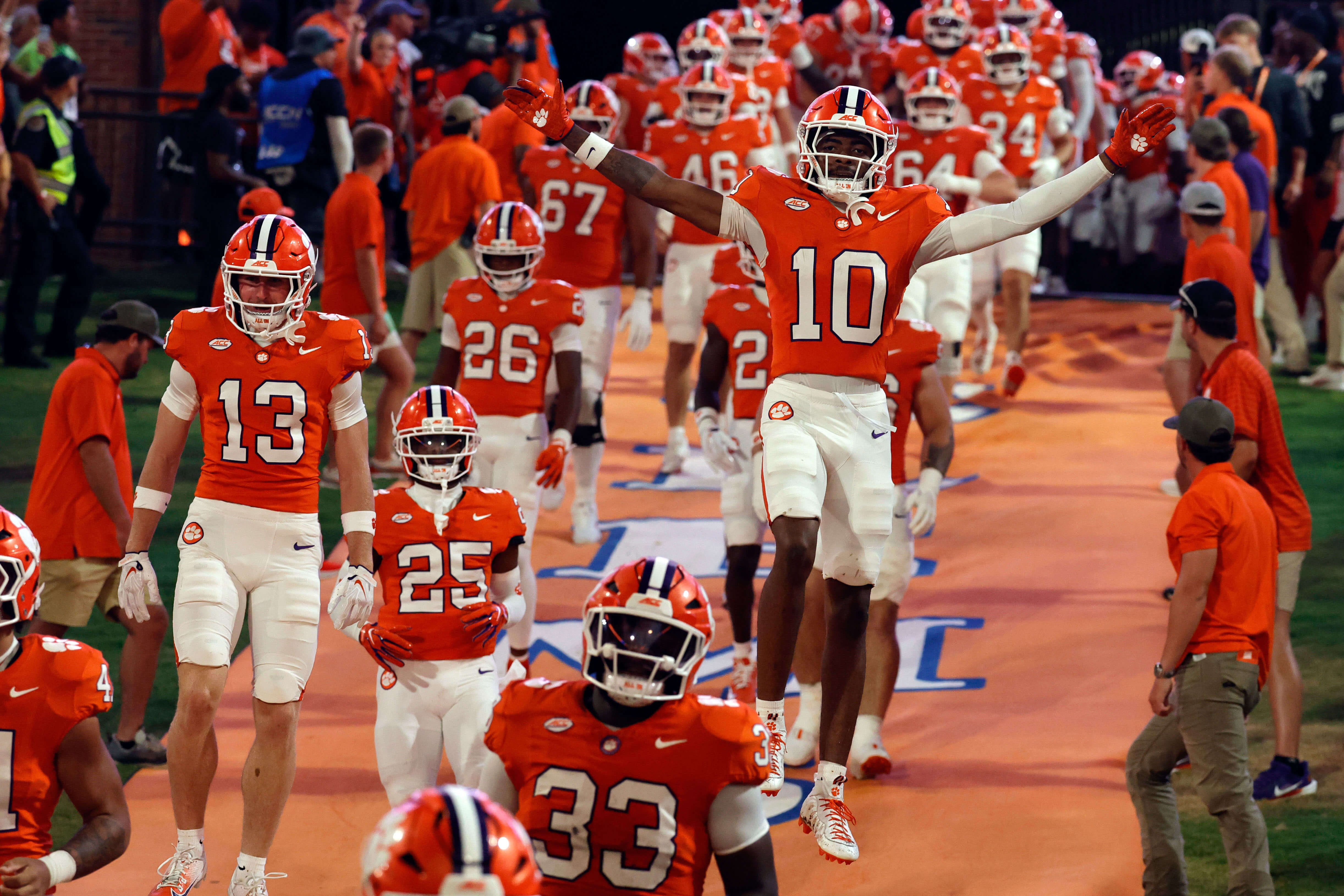 Where Is College GameDay in Week 5? Miami-Clemson, Notre Dame-UNC Lead Early Race
