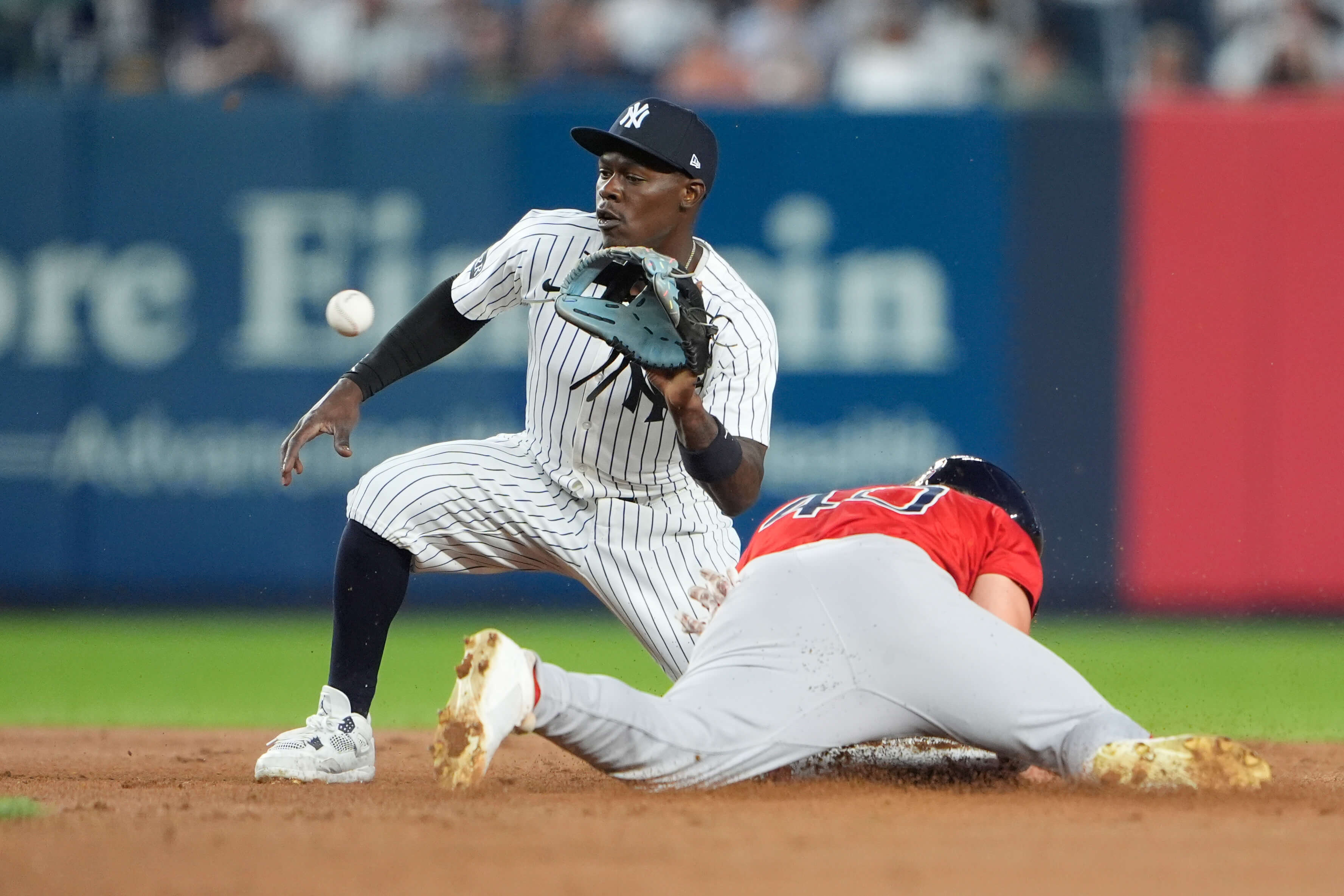 How To Bet - Red Sox-Yankees Expected to Draw Heavy Interest from Sports Bettors