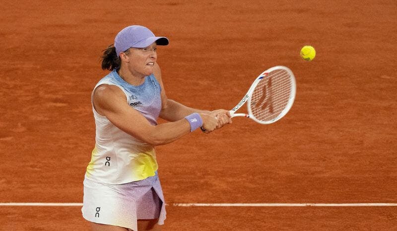 Wimbledon Best Bets Today, Moneyline Parlay & Day 2 Predictions: Swiatek Makes Quick Work of Kudermetova