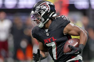 Falcons vs 49ers Props & Best Bets for Sunday Night Football Week 7 Tonight — October 19