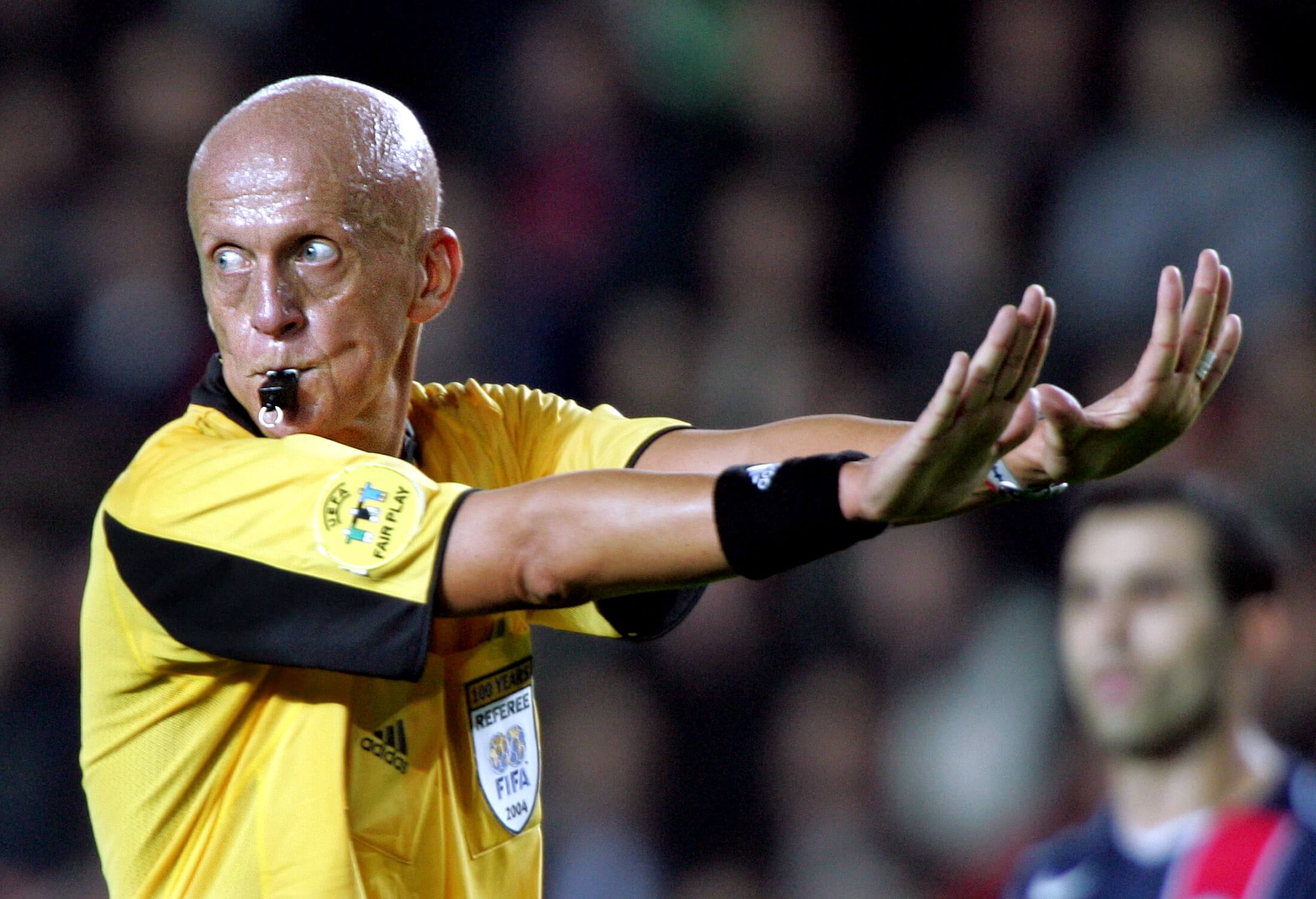 How To Bet - Expert Analysis: The Secret Body Language of World Cup Referees