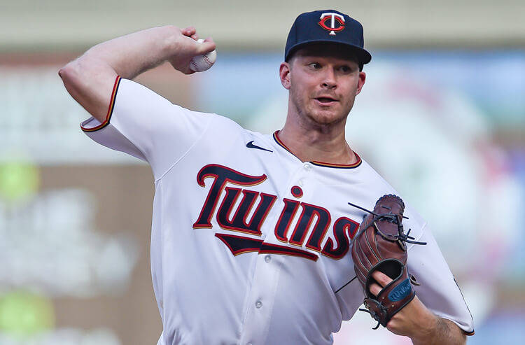 White Sox vs Twins Picks and Predictions: Divisional Foes Play Out the String