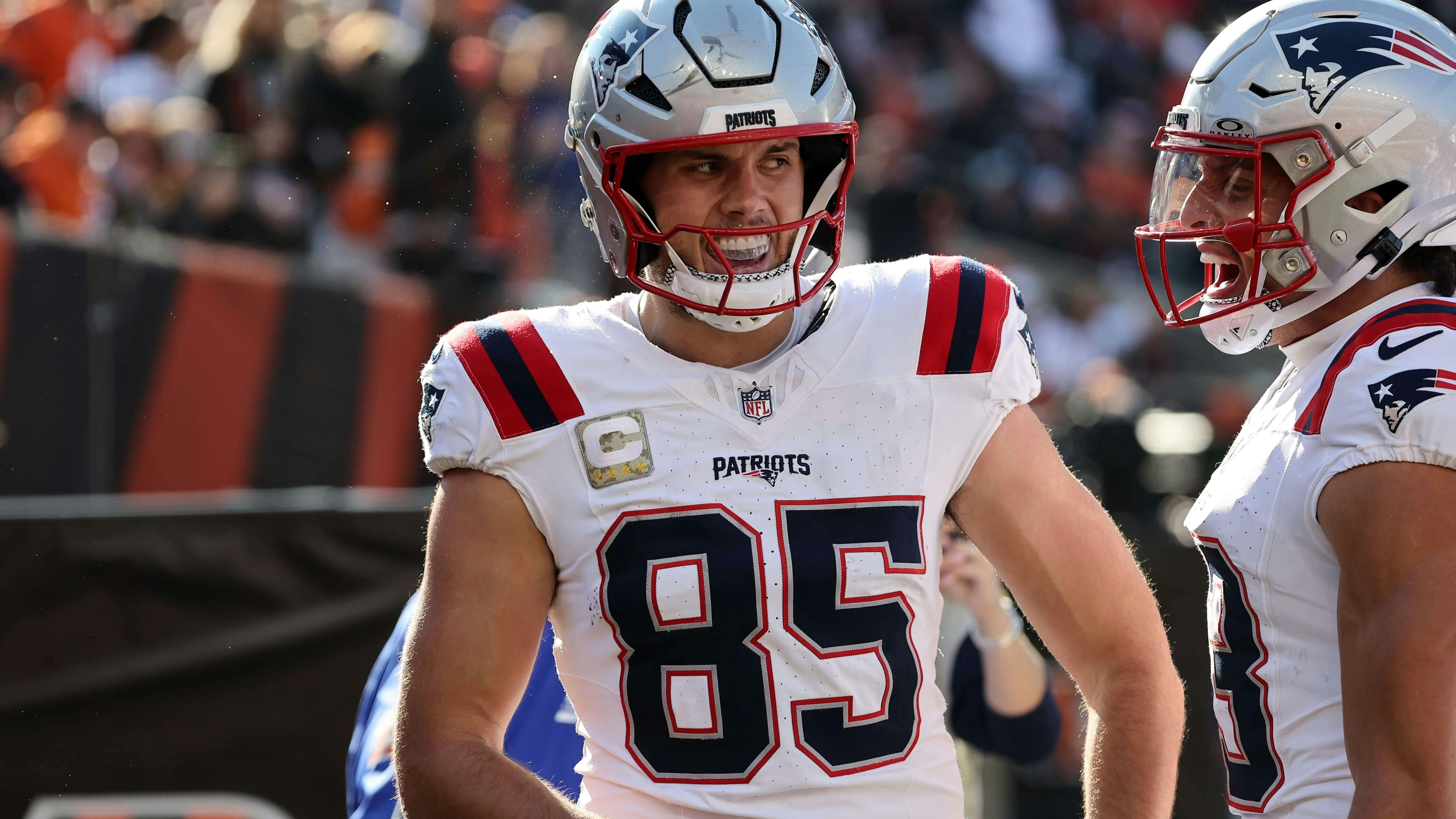 Giants vs Patriots Predictions, Picks & Best Bets for Monday Night Football Week 13