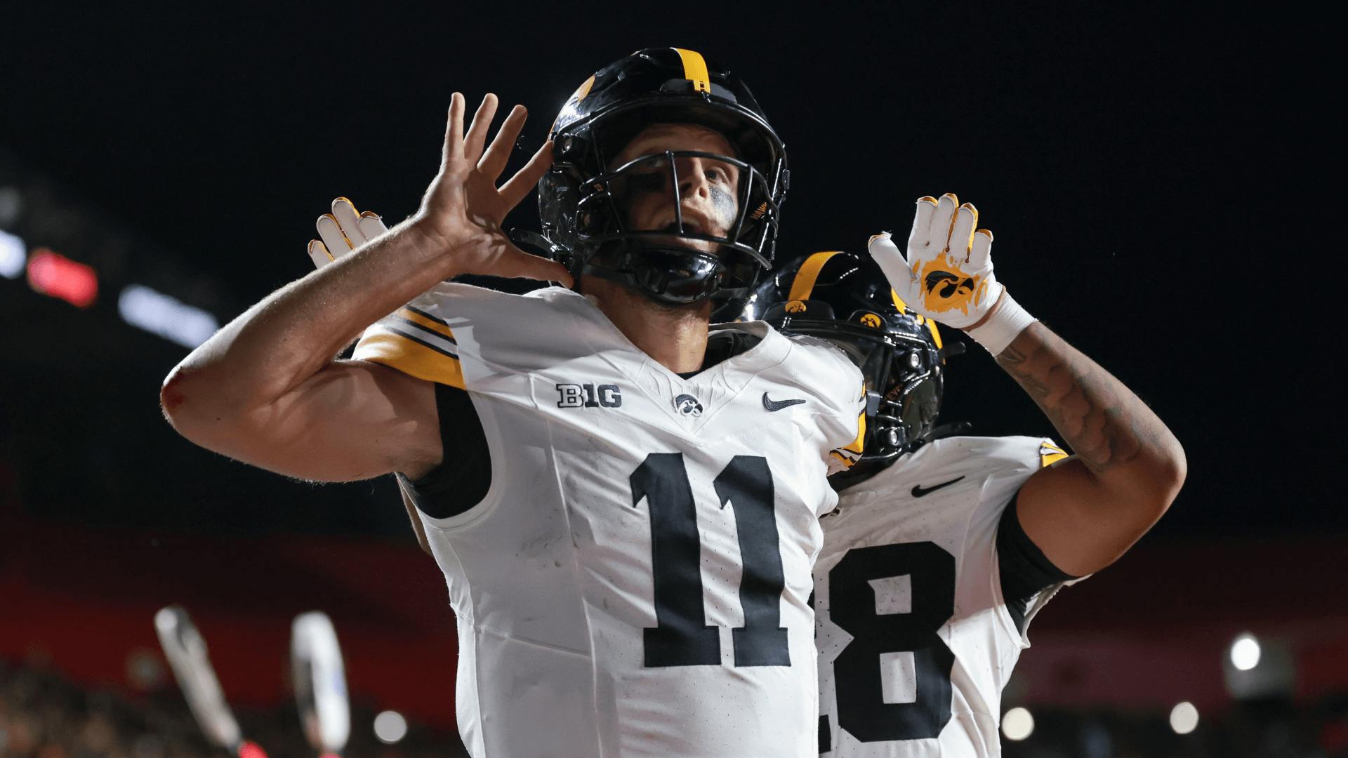 College Football Upset Predictions & Underdog Picks for Week 12: Target Arkansas and Iowa