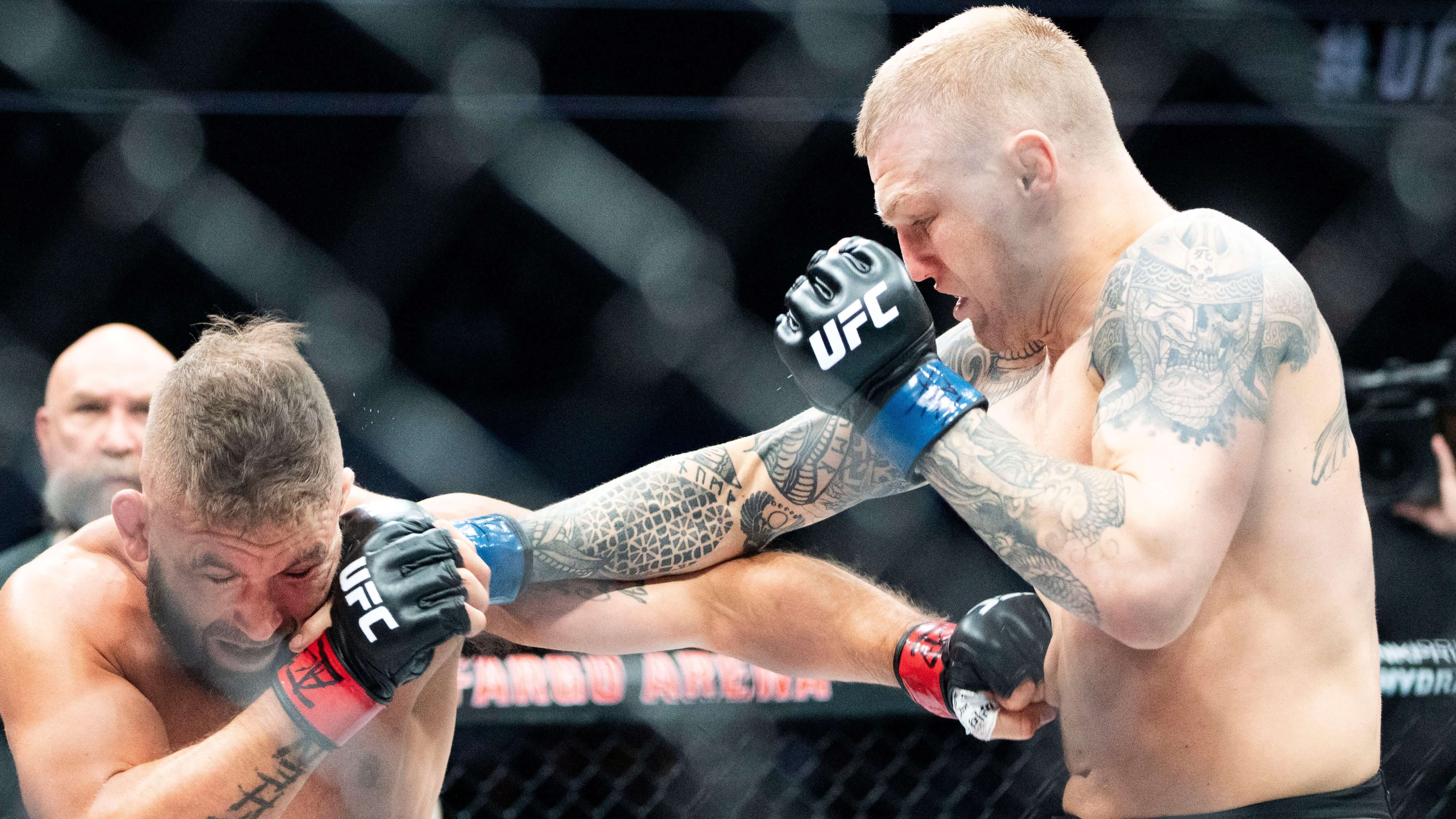 Bolaji Oki vs Mason Jones Predictions, Picks & Odds