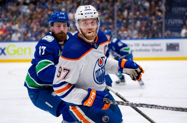 Oilers vs Canucks Prediction, Picks, and Odds for Tonight’s NHL Playoff Game