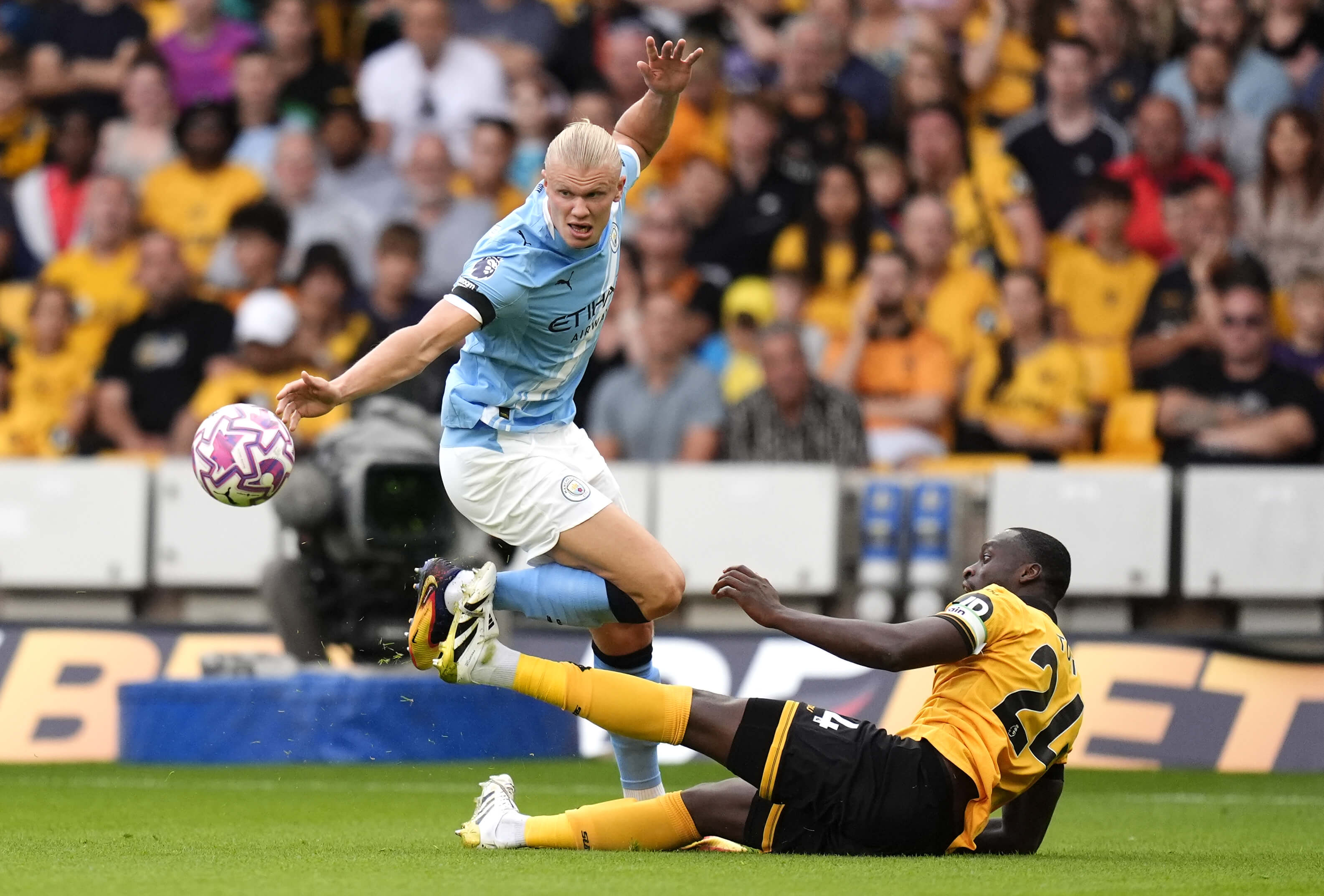 How To Bet - Gambling Adverts Flood Premier League as Reform Calls Intensify