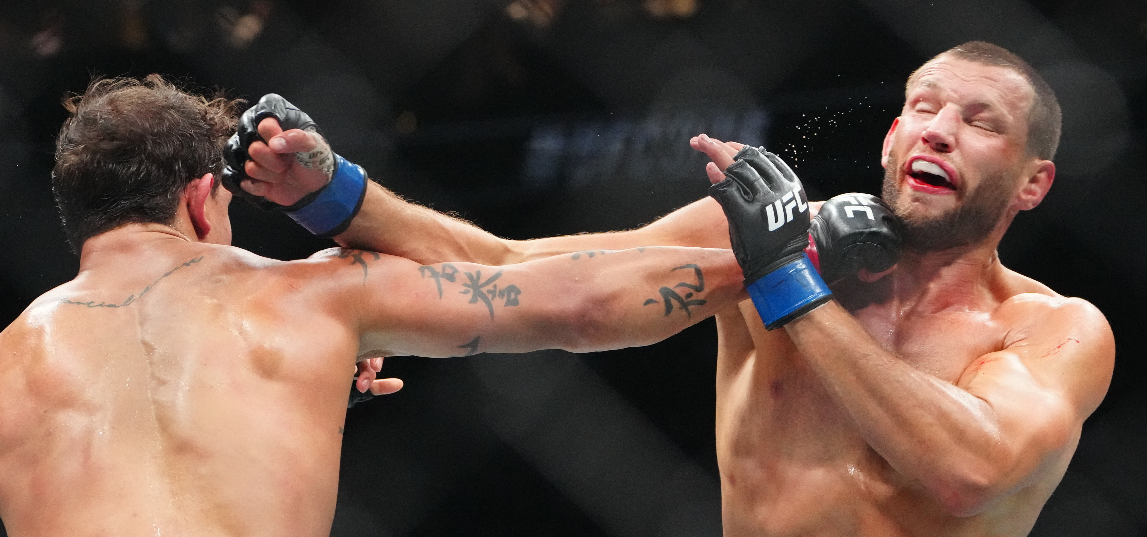 How To Bet - Roman Dolidze vs Reinier de Ridder Predictions, Picks & Odds