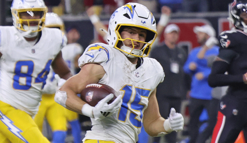 Chargers vs Raiders Predictions, Picks & Best Bets for Monday Night Football Week 2