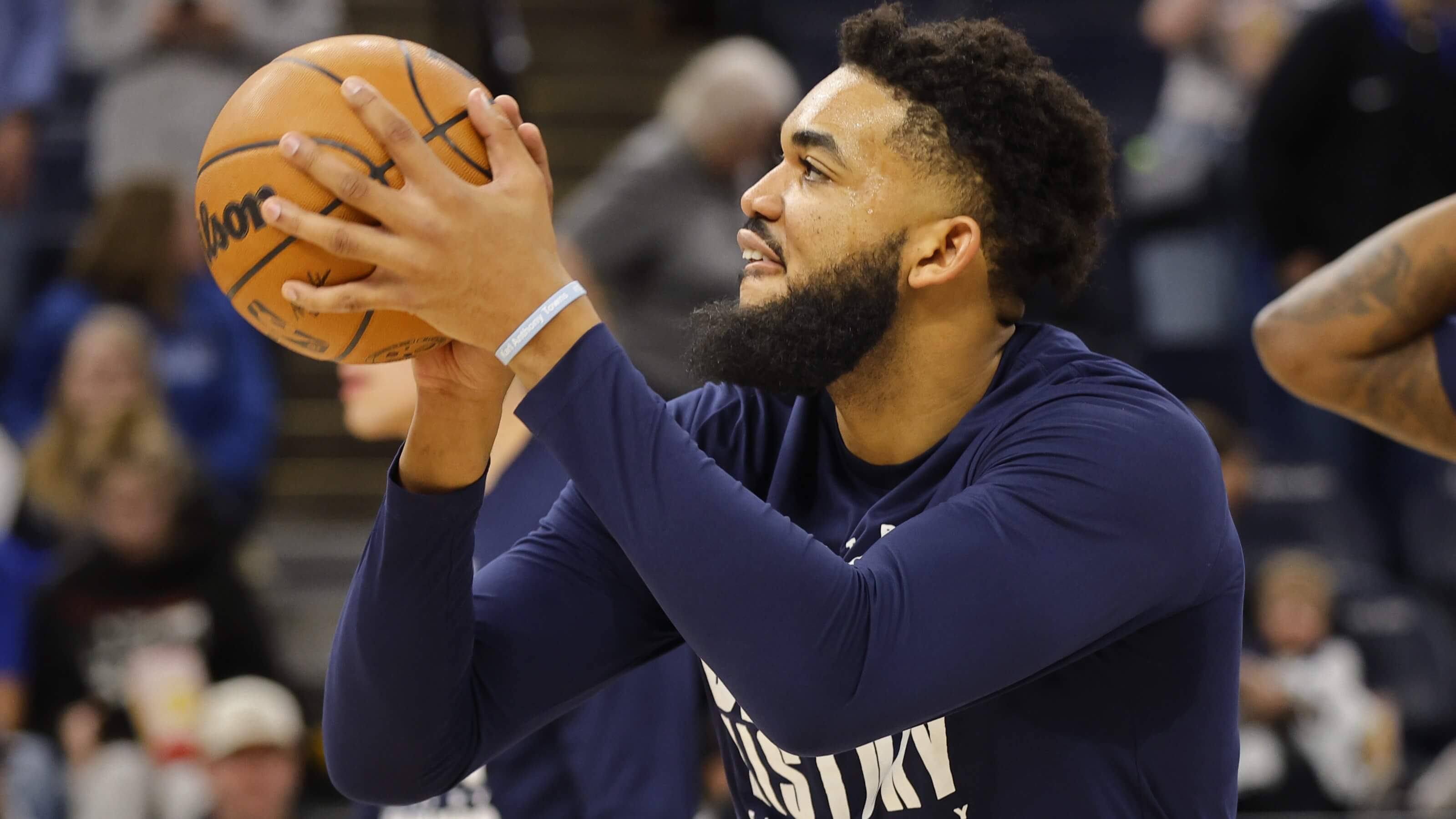 How To Bet - 2025 NBA Championship Odds: Towns Trade Has Knicks on the Move