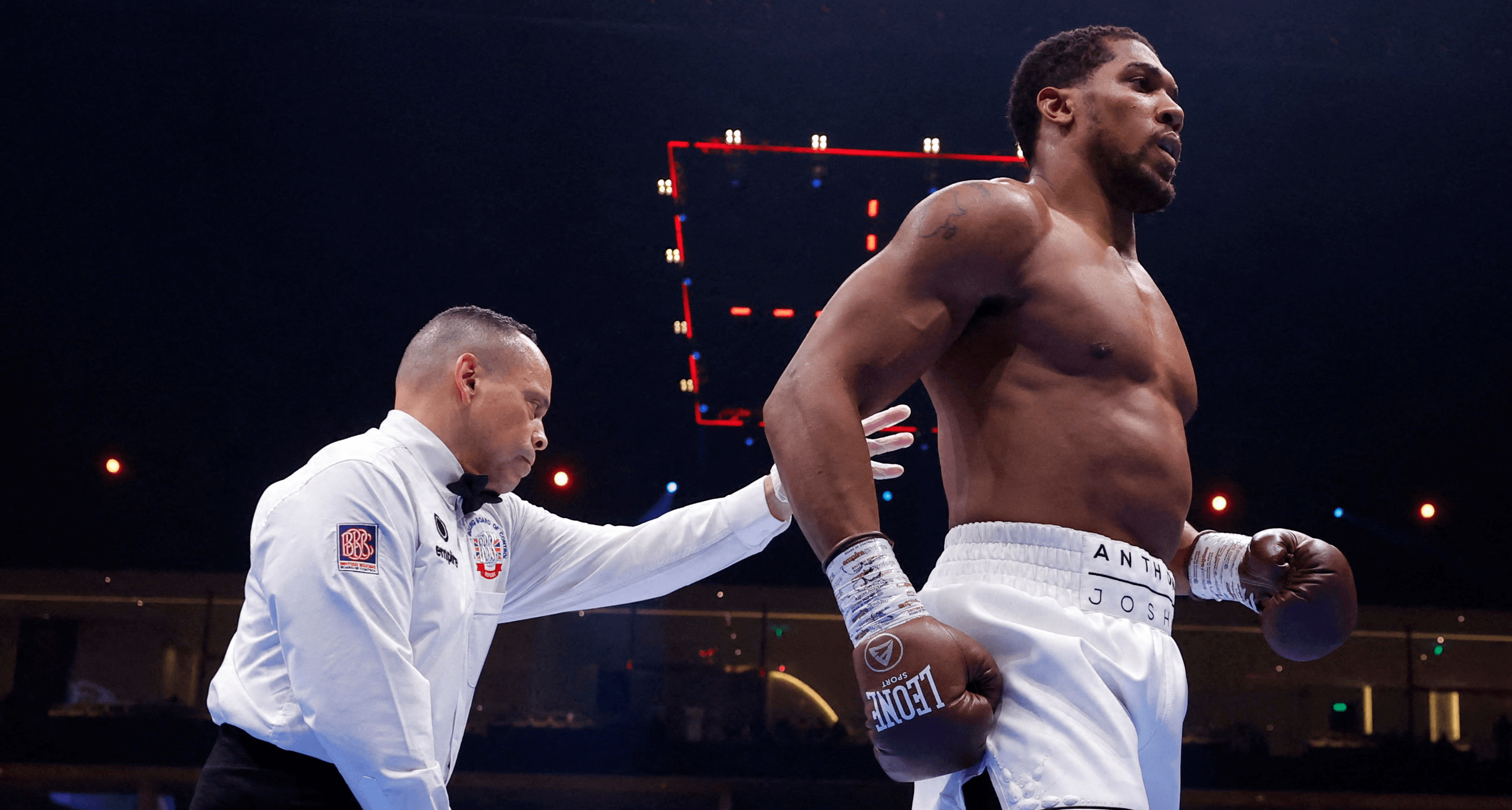 How To Bet - Francis Ngannou vs Philipe Lins Predictions, Picks & Odds 