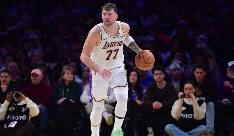 Kings vs Lakers Prediction, Picks & Odds for Tonight’s NBA Game