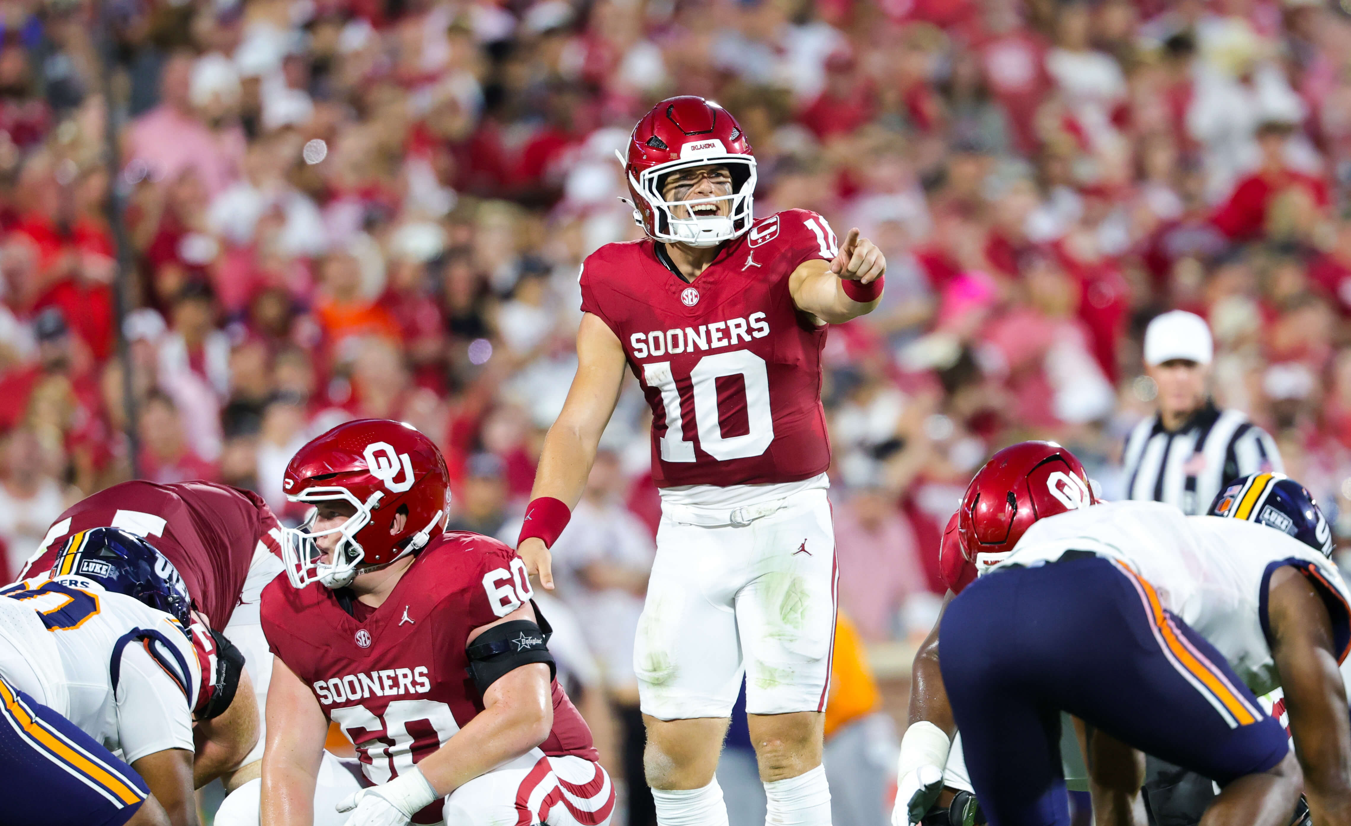 College football AI predictions Week 2, Oklahoma Sooners quarterback John Mateer (10) in action.